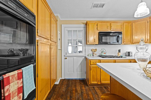 305 W Lafayette, Jefferson, TX 75657