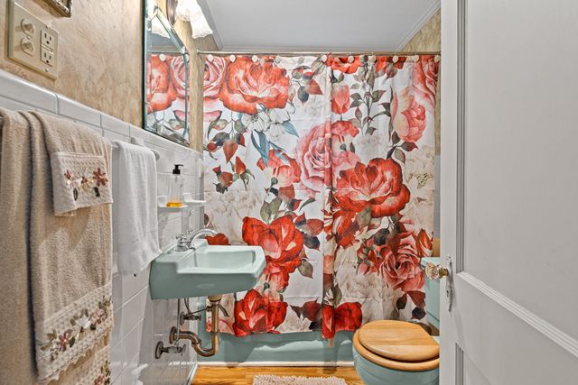 305 W Lafayette, Jefferson, TX 75657