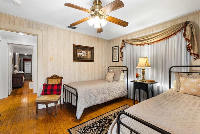 305 W Lafayette, Jefferson, TX 75657