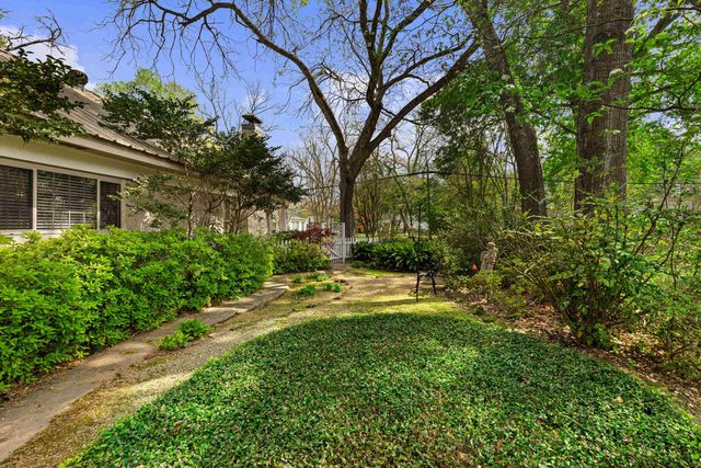 305 W Lafayette, Jefferson, TX 75657