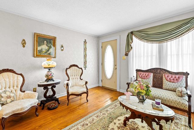 305 W Lafayette, Jefferson, TX 75657