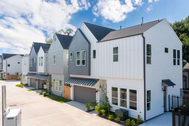 8906 Sunshine Laverne Lane, Houston, TX 77080