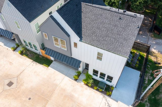 8906 Sunshine Laverne Lane, Houston, TX 77080