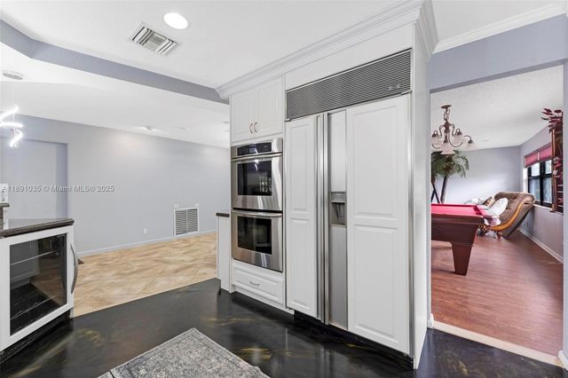 8386 NW 17th Ct, Coral Springs, FL 33071