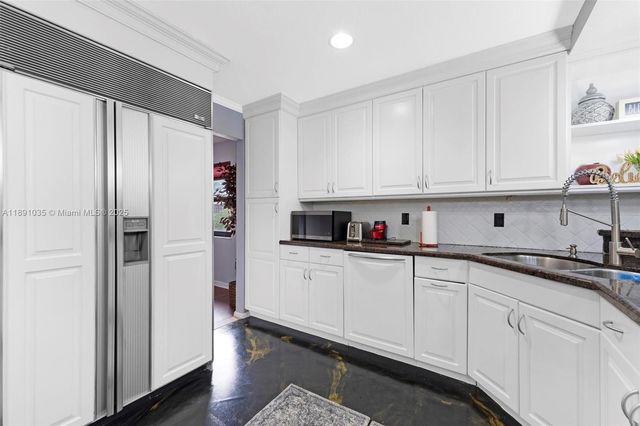8386 NW 17th Ct, Coral Springs, FL 33071