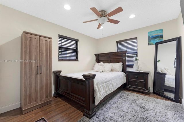 8386 NW 17th Ct, Coral Springs, FL 33071