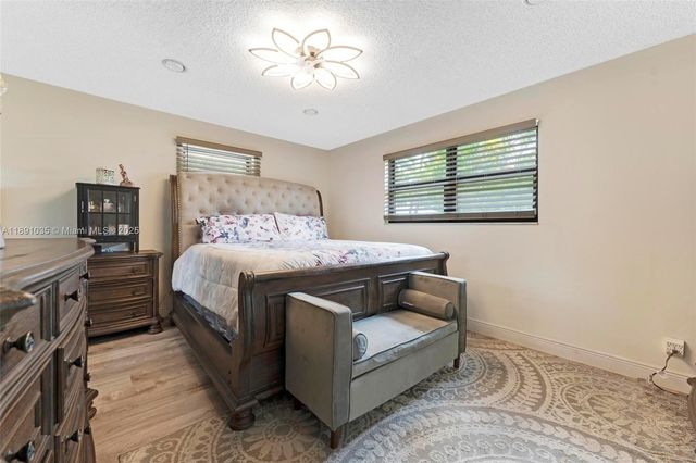 8386 NW 17th Ct, Coral Springs, FL 33071
