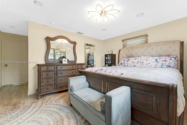8386 NW 17th Ct, Coral Springs, FL 33071