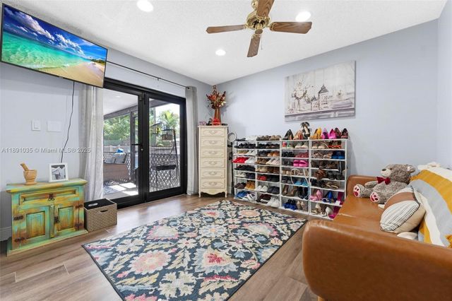8386 NW 17th Ct, Coral Springs, FL 33071