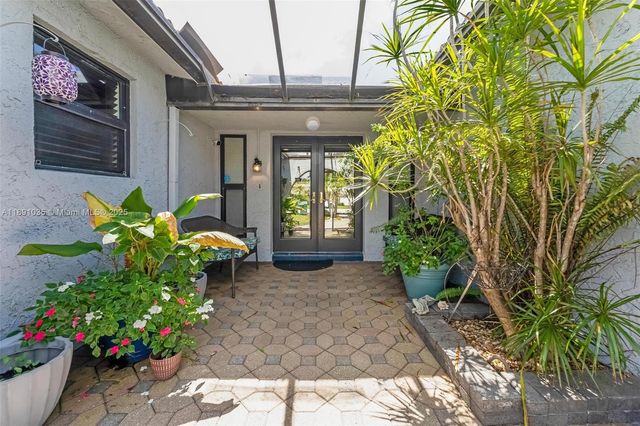 8386 NW 17th Ct, Coral Springs, FL 33071