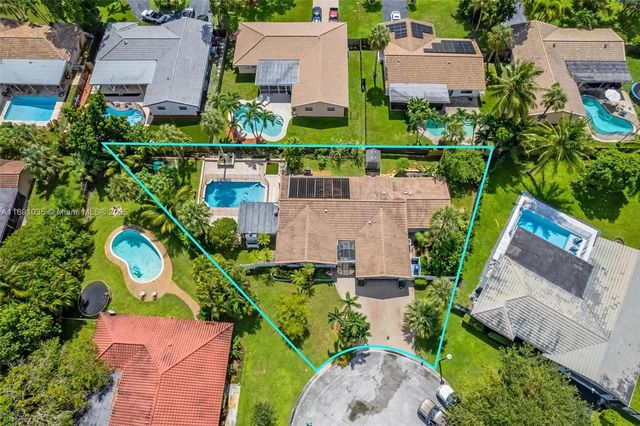 8386 NW 17th Ct, Coral Springs, FL 33071