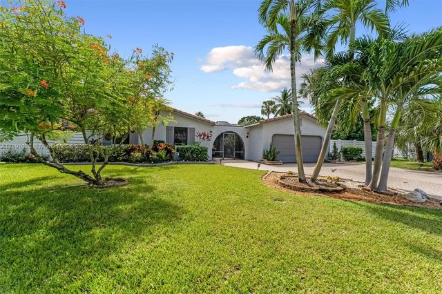 8386 NW 17th Ct, Coral Springs, FL 33071