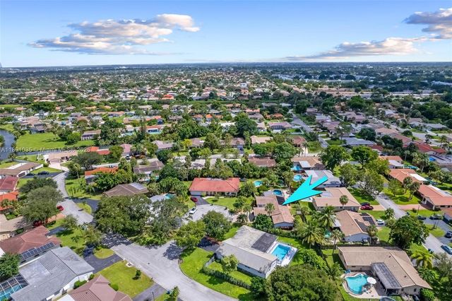 8386 NW 17th Ct, Coral Springs, FL 33071