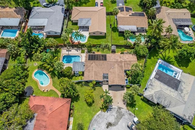 8386 NW 17th Ct, Coral Springs, FL 33071