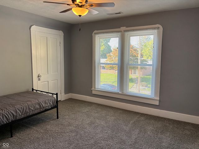 129 S Franklin Street, Knightstown, IN 46148