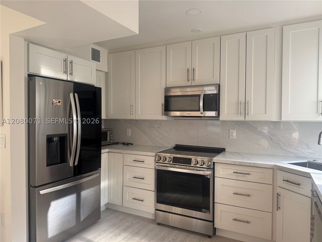 2936 SW 23rd St 0, Miami, FL 33145