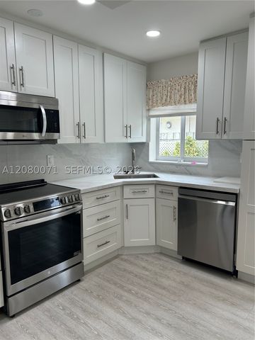 2936 SW 23rd St 0, Miami, FL 33145