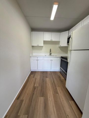 2000 Springdale Boulevard 204, Palm Springs, FL 33461