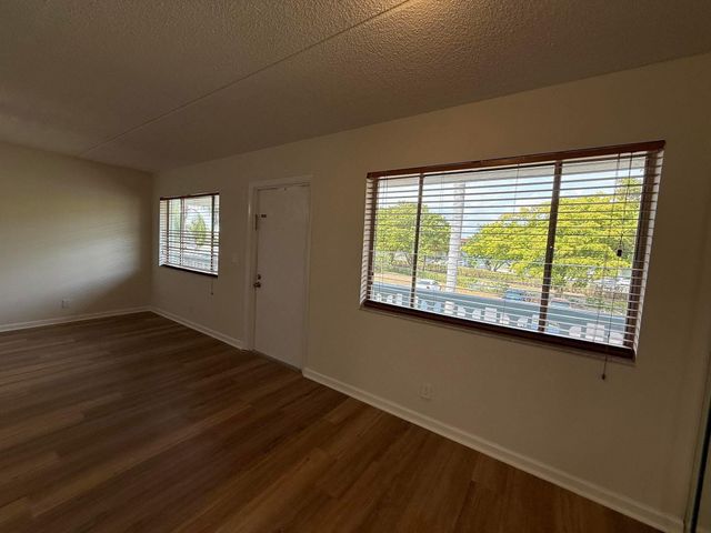 2000 Springdale Boulevard 204, Palm Springs, FL 33461