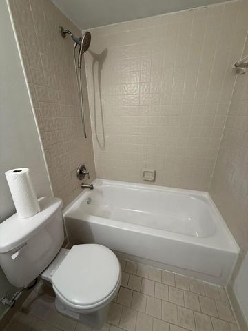 2000 Springdale Boulevard 204, Palm Springs, FL 33461