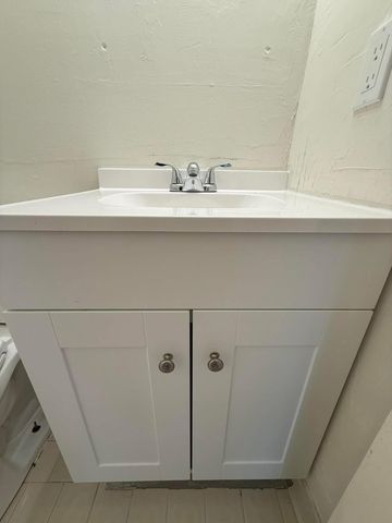 2000 Springdale Boulevard 204, Palm Springs, FL 33461