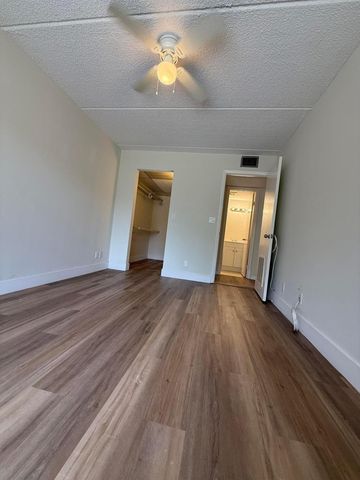 2000 Springdale Boulevard 204, Palm Springs, FL 33461