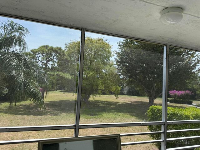 2000 Springdale Boulevard 204, Palm Springs, FL 33461