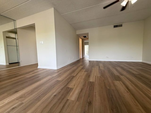 2000 Springdale Boulevard 204, Palm Springs, FL 33461