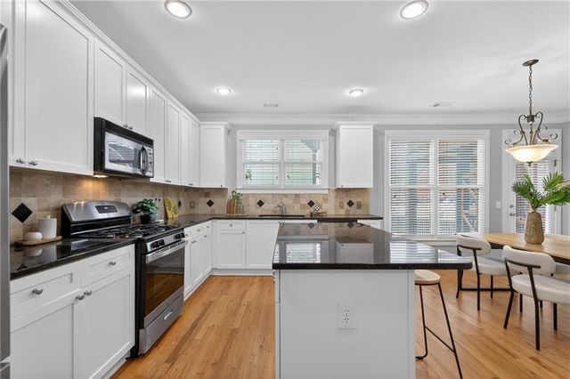 1767 Drew NW Drive, Atlanta, GA 30318