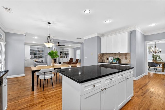 1767 Drew NW Drive, Atlanta, GA 30318