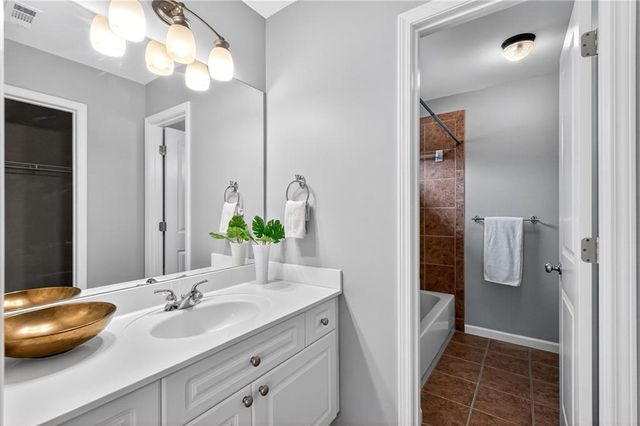 1767 Drew NW Drive, Atlanta, GA 30318