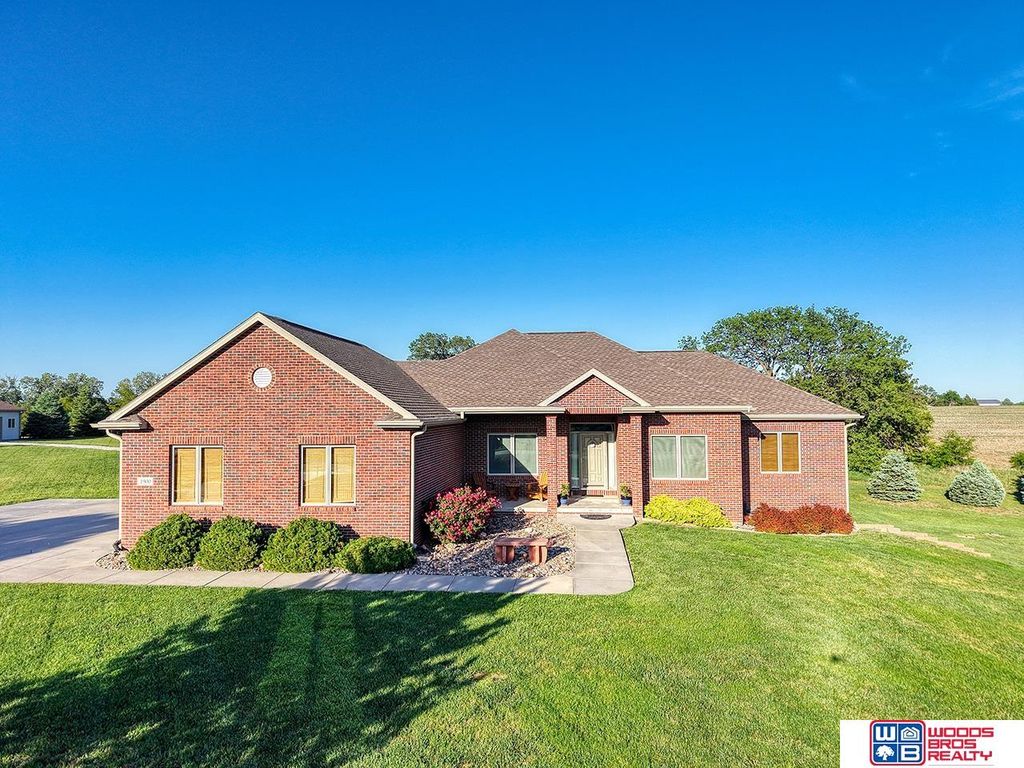 1900 N 129th Street, Lincoln, NE 68527