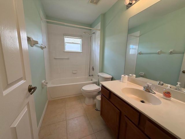 515 S Valencia Cir Circle SW, Vero Beach, FL 32968