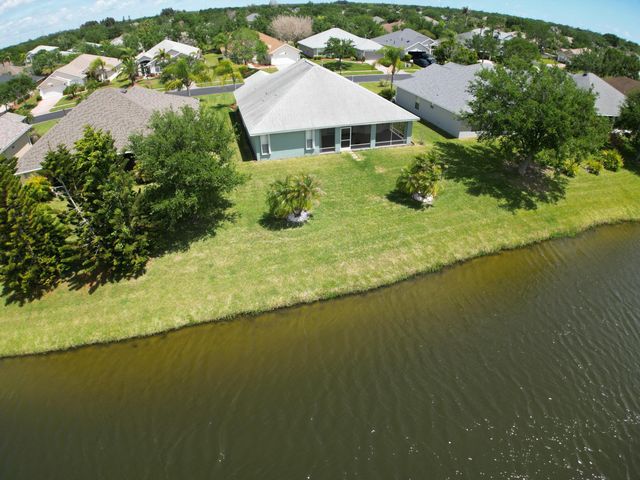 515 S Valencia Cir Circle SW, Vero Beach, FL 32968