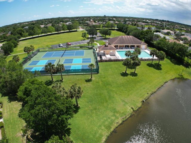 515 S Valencia Cir Circle SW, Vero Beach, FL 32968