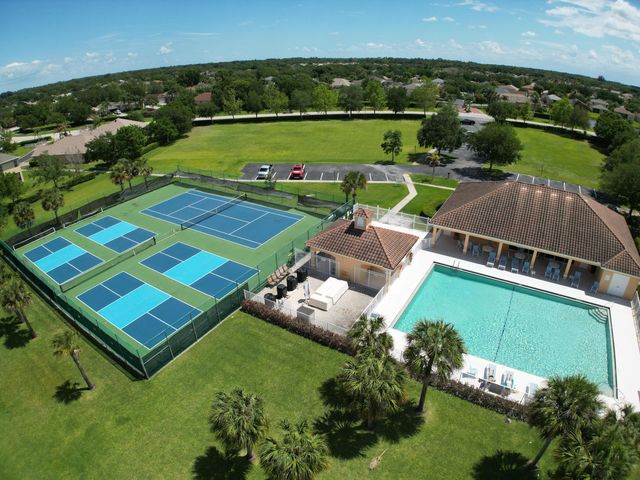 515 S Valencia Cir Circle SW, Vero Beach, FL 32968