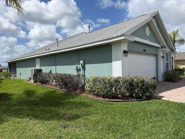 515 S Valencia Cir Circle SW, Vero Beach, FL 32968