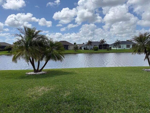 515 S Valencia Cir Circle SW, Vero Beach, FL 32968