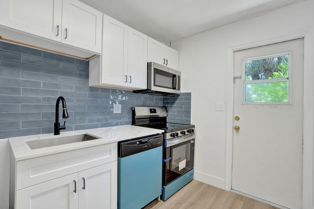 2020 NE 15th Street, Fort Lauderdale, FL 33304