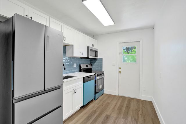 2020 NE 15th Street, Fort Lauderdale, FL 33304
