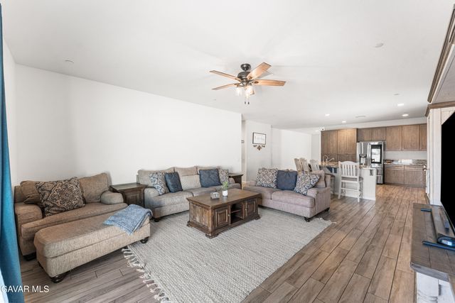 5645 W Avenue J15, Lancaster, CA 93536