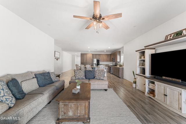 5645 W Avenue J15, Lancaster, CA 93536