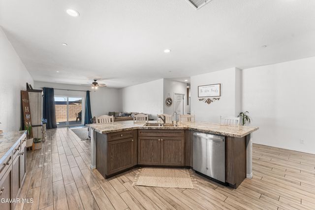 5645 W Avenue J15, Lancaster, CA 93536