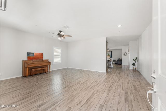 5645 W Avenue J15, Lancaster, CA 93536