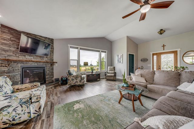 21407 N Spotted Rd, Deer Park, WA 99006