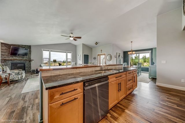21407 N Spotted Rd, Deer Park, WA 99006