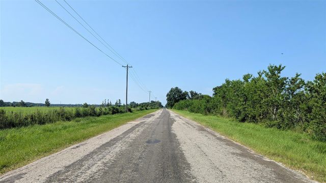 6099 County Road 2058, Hull, TX 77564