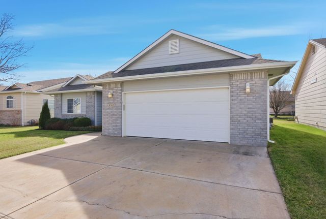 8303 W 15th St N, Wichita, KS 67212