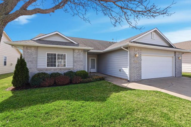 8303 W 15th St N, Wichita, KS 67212