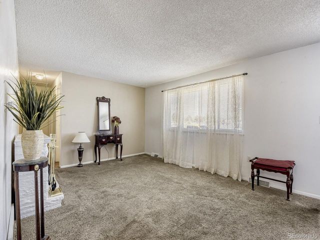 359 N 16th Ave, Brighton, CO 80601